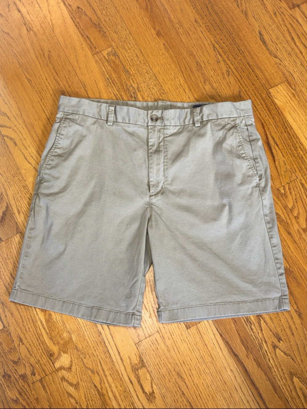 Vineyard Vines Breaker Short w/Logo Stretch Flat Front Tan Khaki Short Size 38